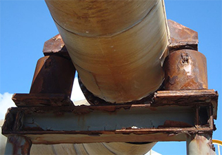 Close-up of Closure Flange Support Hinges for Supporting Blind Flanges Close-up of Closure Flange Support Hinges for Supporting Blind Flanges